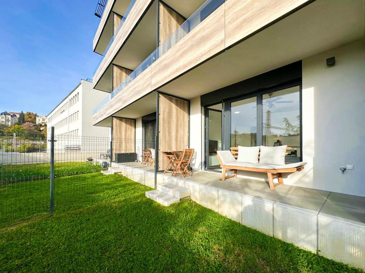 Vila Vinice Prague Luaran gambar
