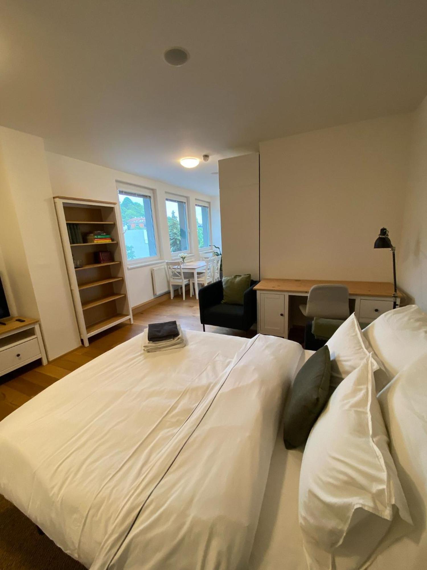 Vila Vinice Prague Luaran gambar